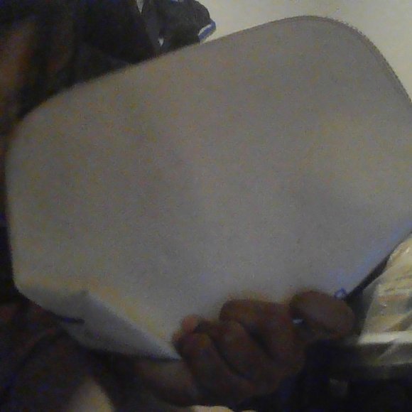 A makeup bag that says " ✨Hello Gorgeous ✨" - Picture 3 of 4